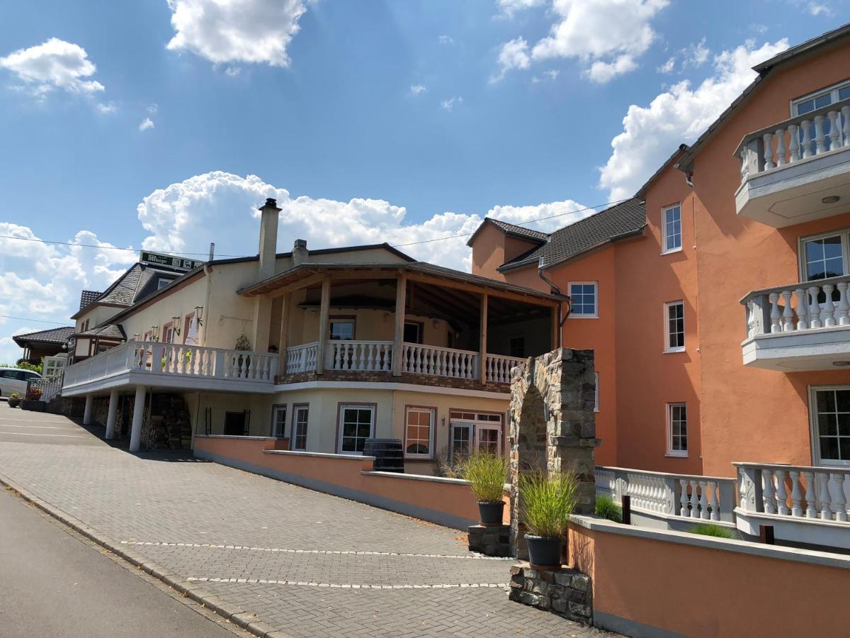 Hotel & Restaurant Bruehler Hof Wintrich Exterior foto